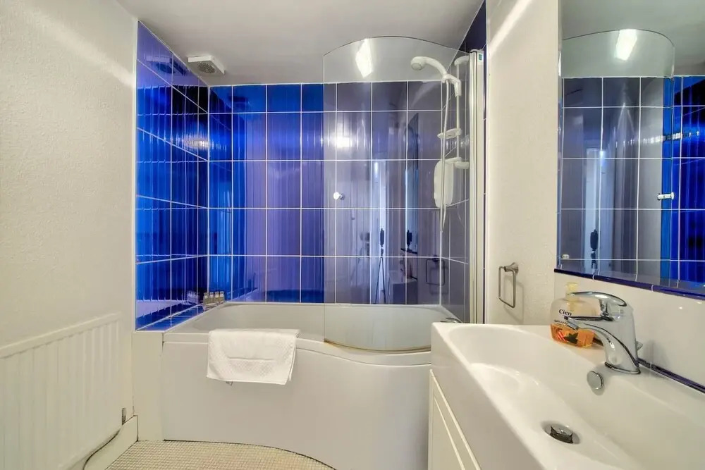 Cosy 2BR Flat Near King's Theatre