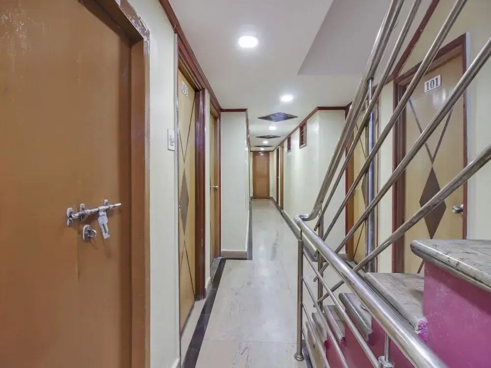 OYO 22830 Shiva Shanthi Inn