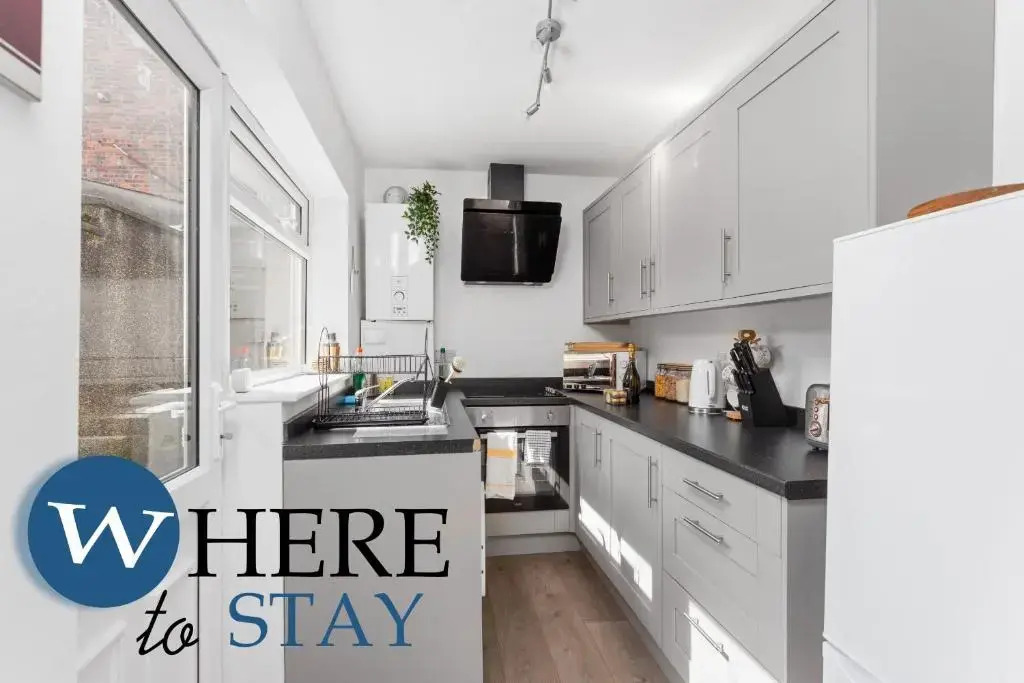 Elegant 4bed House-FREE parking