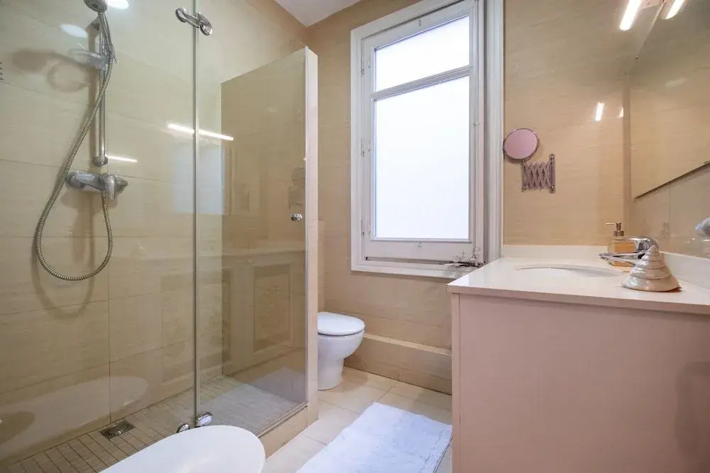 Stunning 4BR Apart in Sagrada Familia