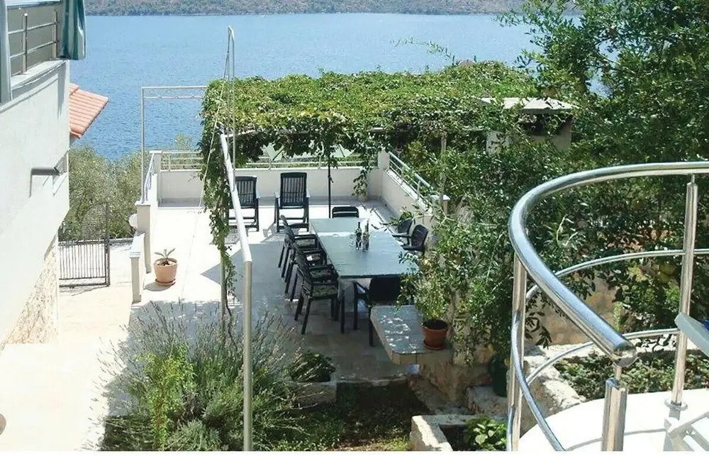 Nice Home in Poljica With Wifi and 5 Bedrooms