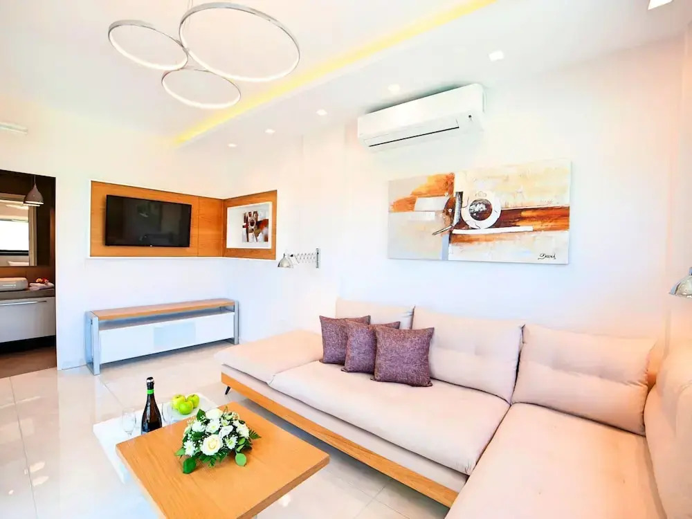 2 New Villas Next Each Other, Pool, Rent Separately or Together at Kournas Lake