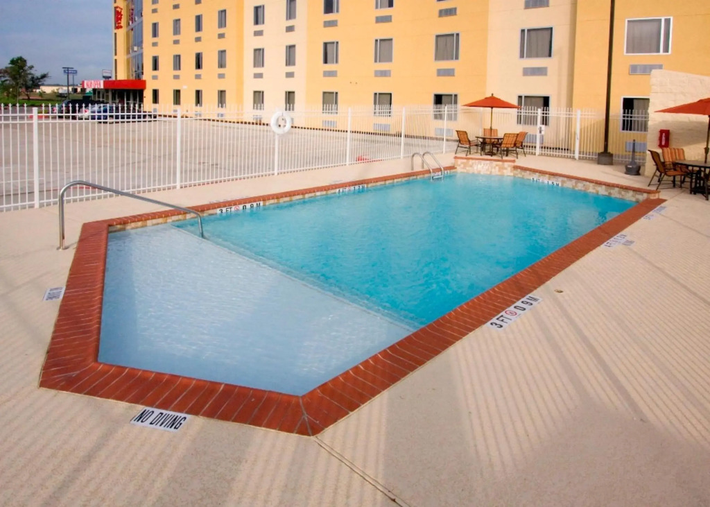 Red Roof Inn & Suites Beaumont