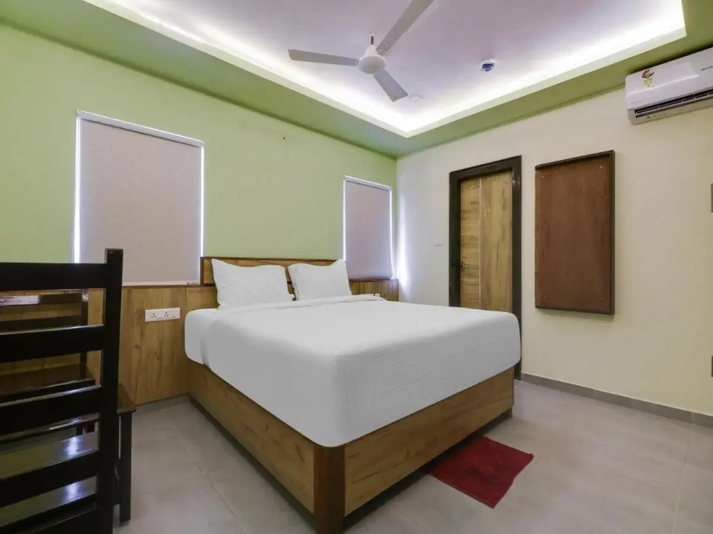 Townhouse OAK Hotel SVA