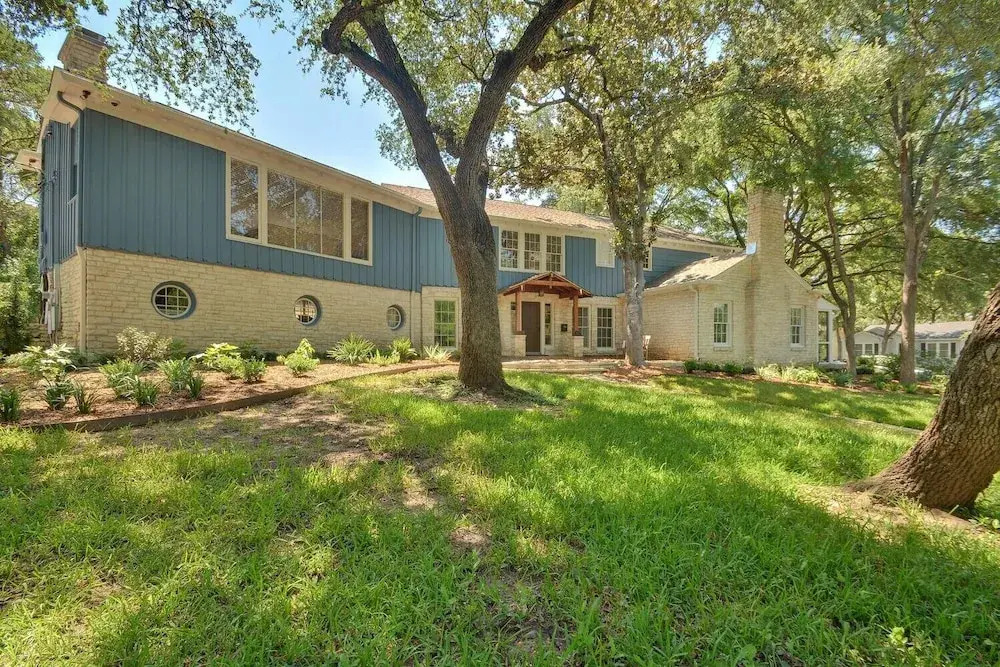 6BR 8BA Historic LBJ Estate near Lake Austin by RedAwning