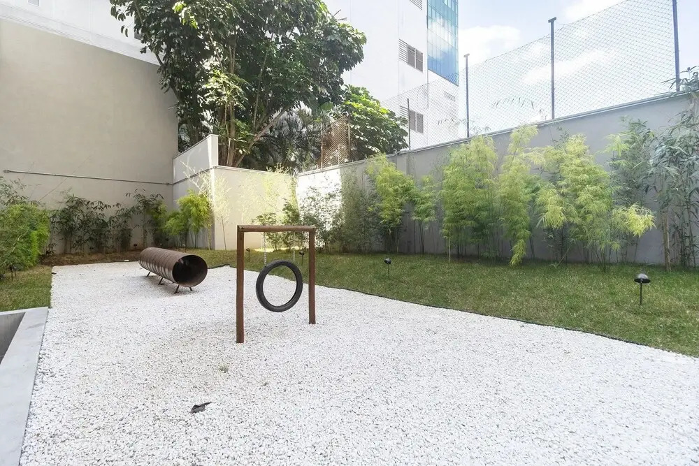 Apartamento moderno com piscina e AC