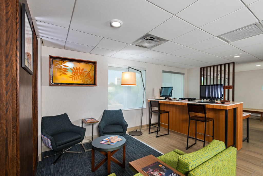 Holiday Inn Express Peoria North - Glendale by IHG