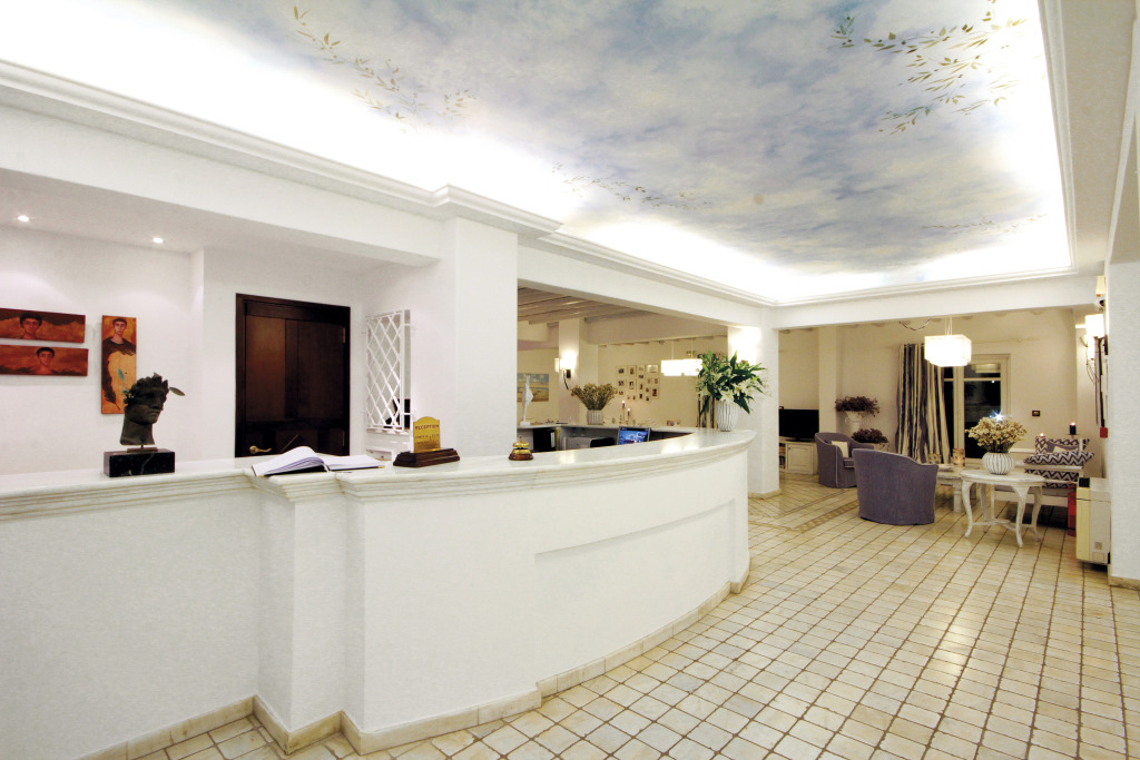 Pelican Bay Hotel