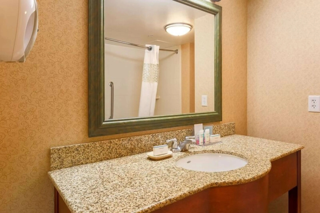 Hampton Inn & Suites Poughkeepsie