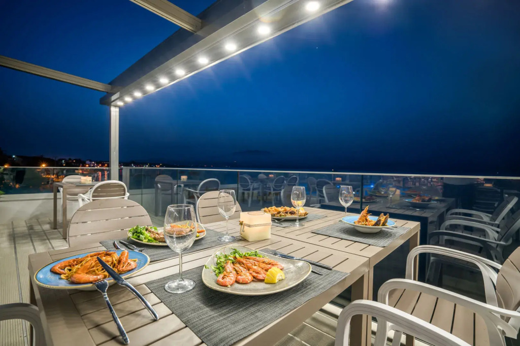 Denise Beach Hotel