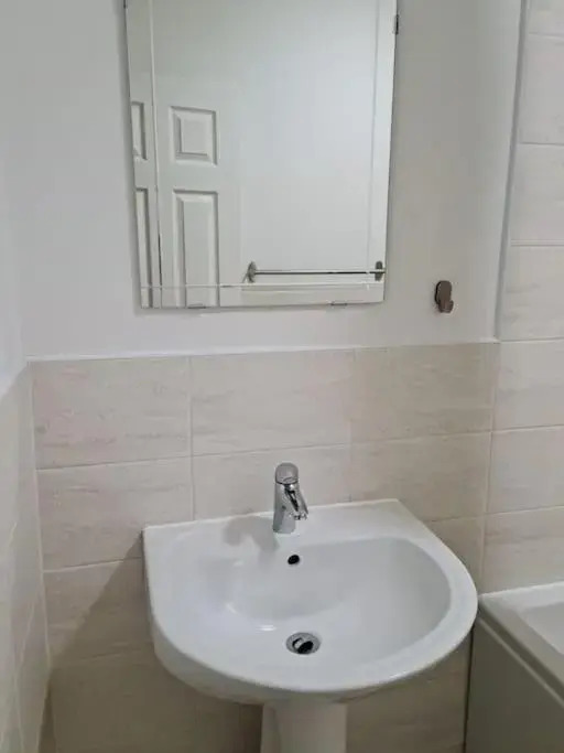 Impeccable 4-bed House Near Manchester City Centre