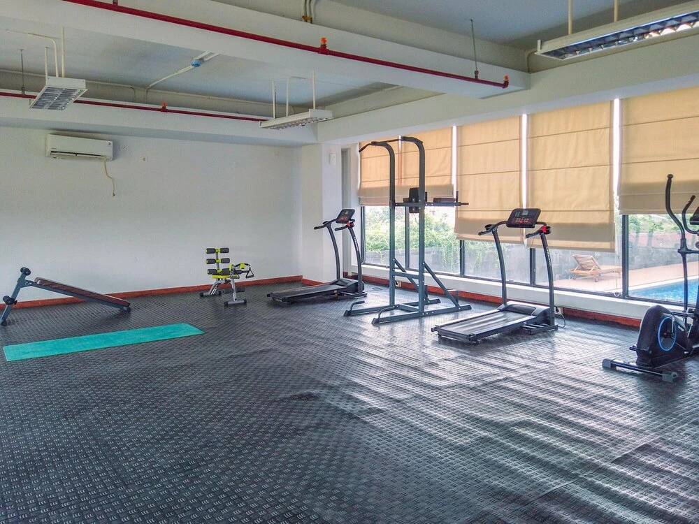 Minimalist And Homey Studio At Dave Apartment