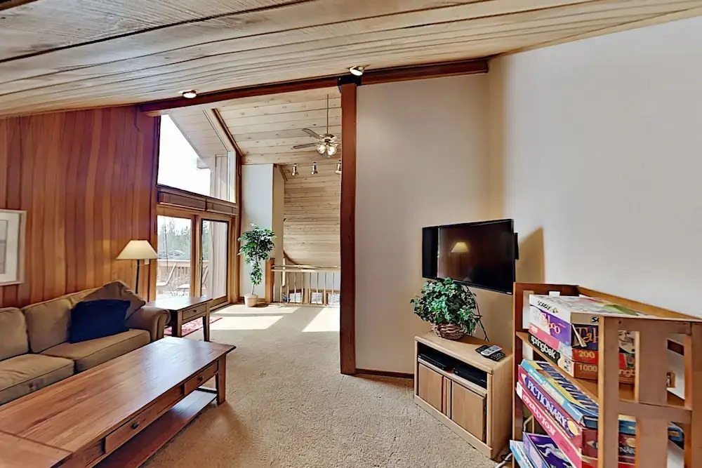 Wooded Getaway W/ 2 Living Areas & Shuttle 3 Bedroom Home