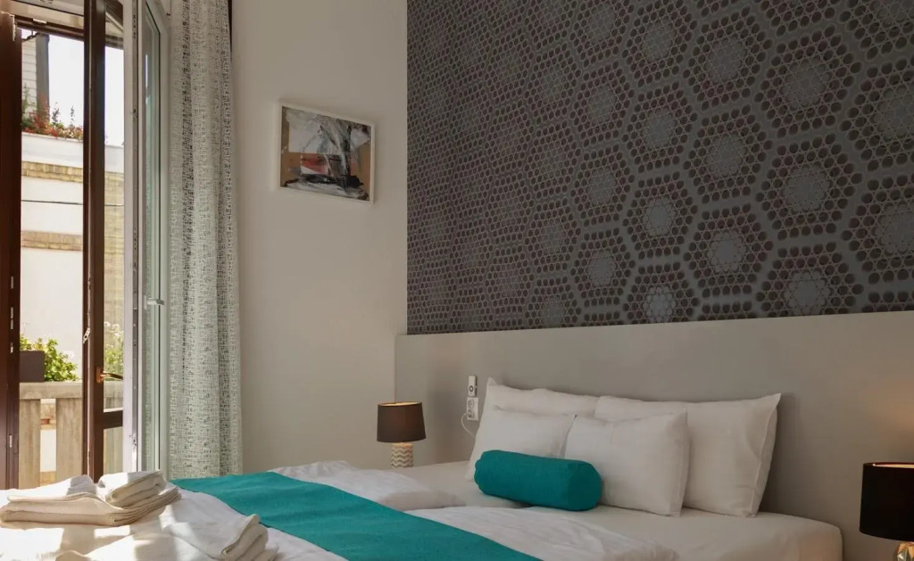 Hotel Mika Downtown
