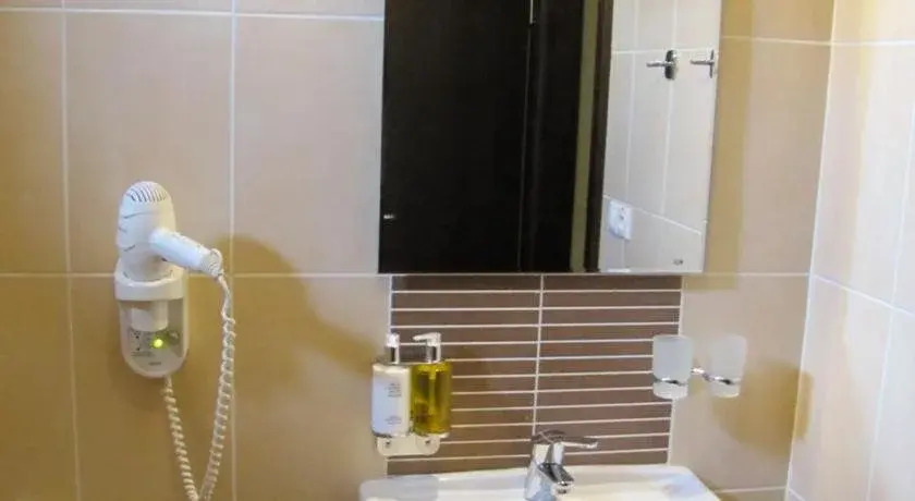 Grand Hotel Senica, Garni