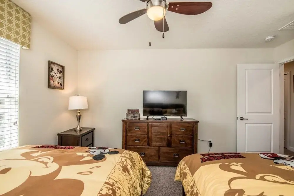 Amazing Townhouse! Storey Lake - 4813CS