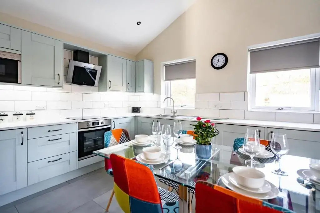 Fantastic and Sleek 3BD Home Wrington Bristol