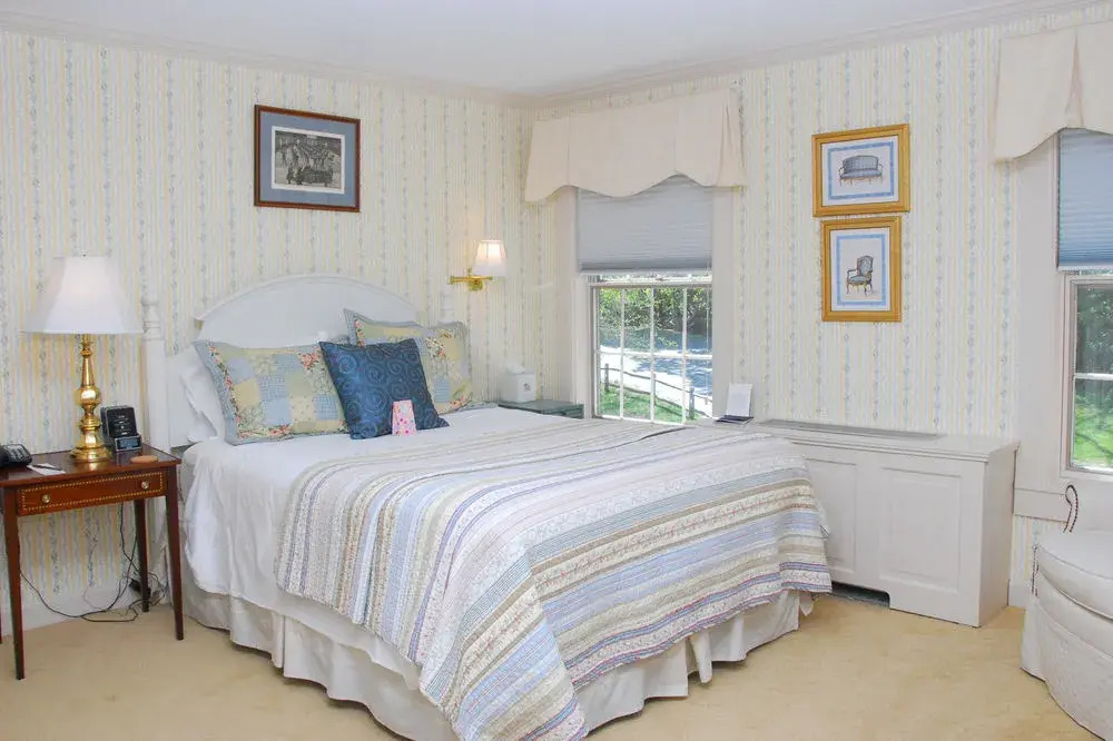 Deerfield Inn