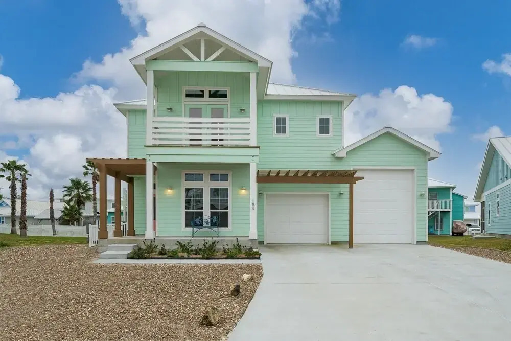 The Gruene Escape 4 Bedroom Home by Redawning