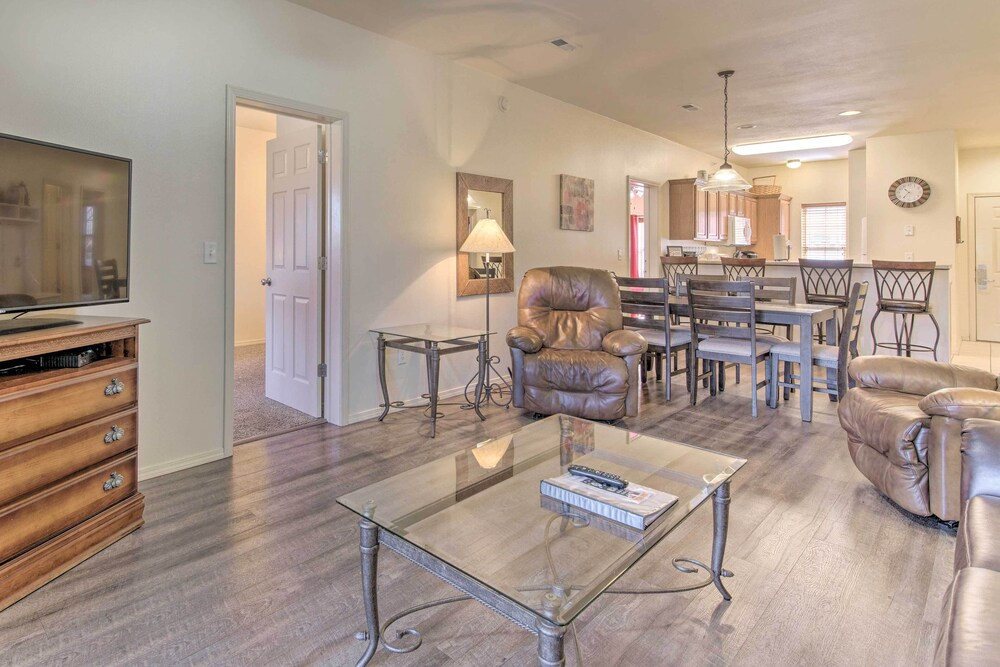 Pool Access & Private Patio: Branson West Condo!