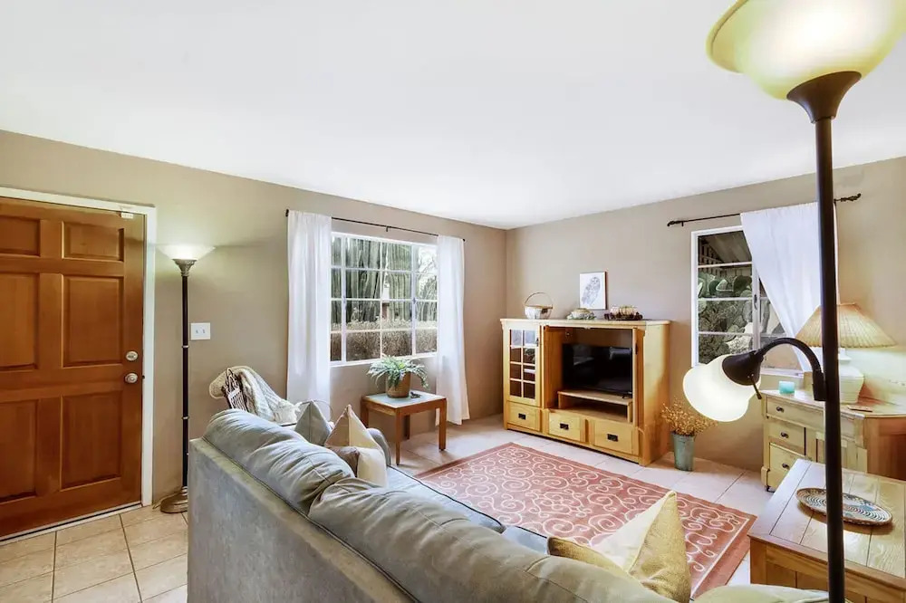 Cactus Garden Cottage 2BR by Casago