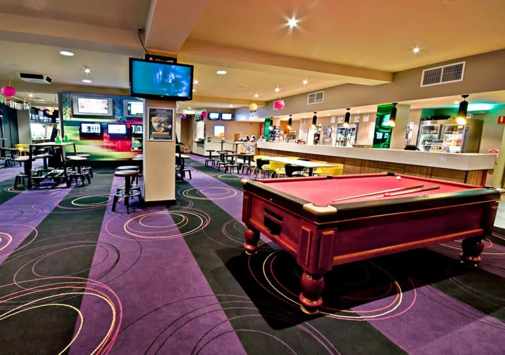 Nightcap at Glengala Hotel