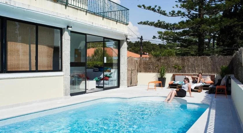 Cascais Cool Hostel Suites & Pool