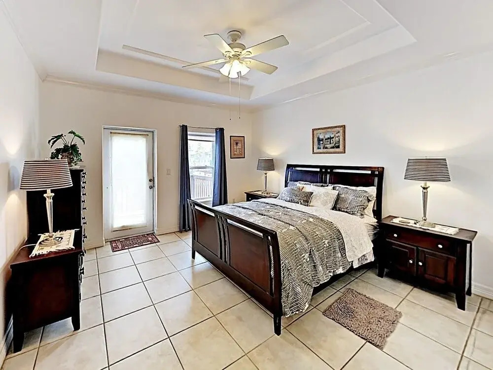 New Listing! Updated W/ Pool, Walk To Beach 2 Bedroom Condo