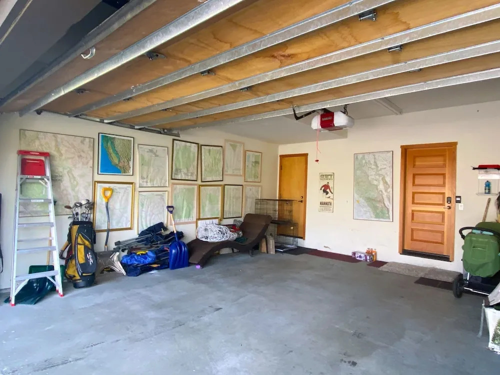 Snowcreek V 760 Pet-Friendly, Amazing Mountain Views, Private 2 Car Garage, Washer Dryer by RedAwning