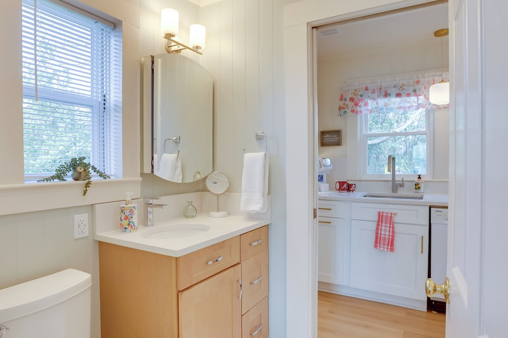 2 Mi to Bryant-denny Stadium! Pet-friendly Home