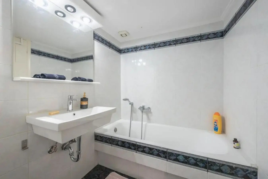 Central 3BR Apartment Next to Panormou Metro!