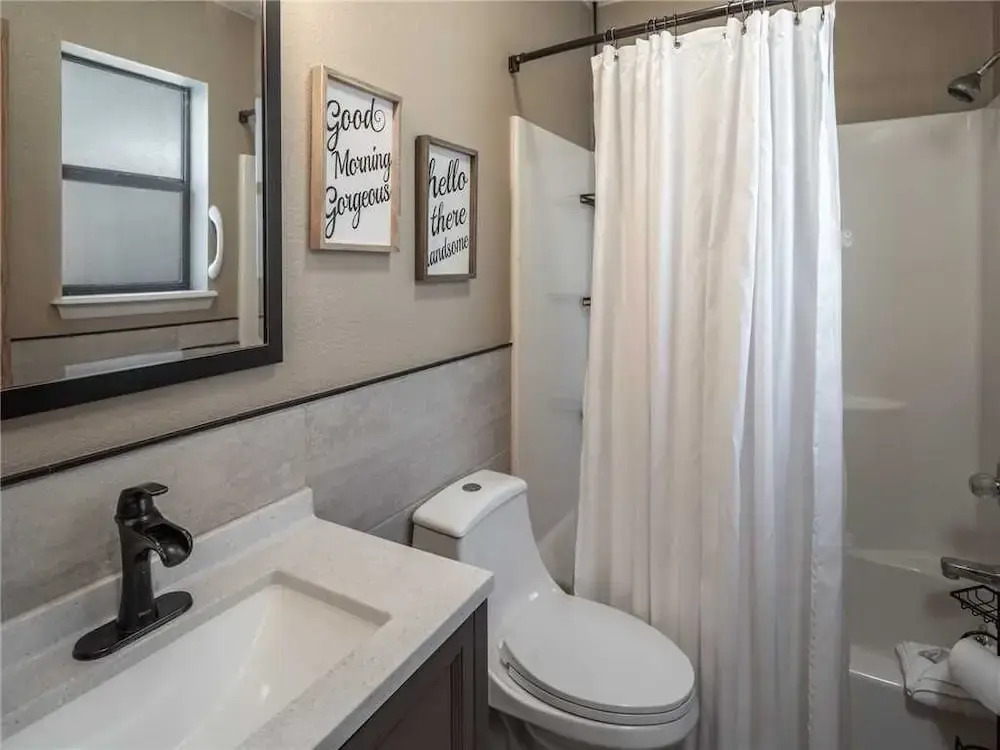 Wolves Den, 3 Bedrooms, Deck, Grill, Hot Tub, WiFi, Sleeps 6