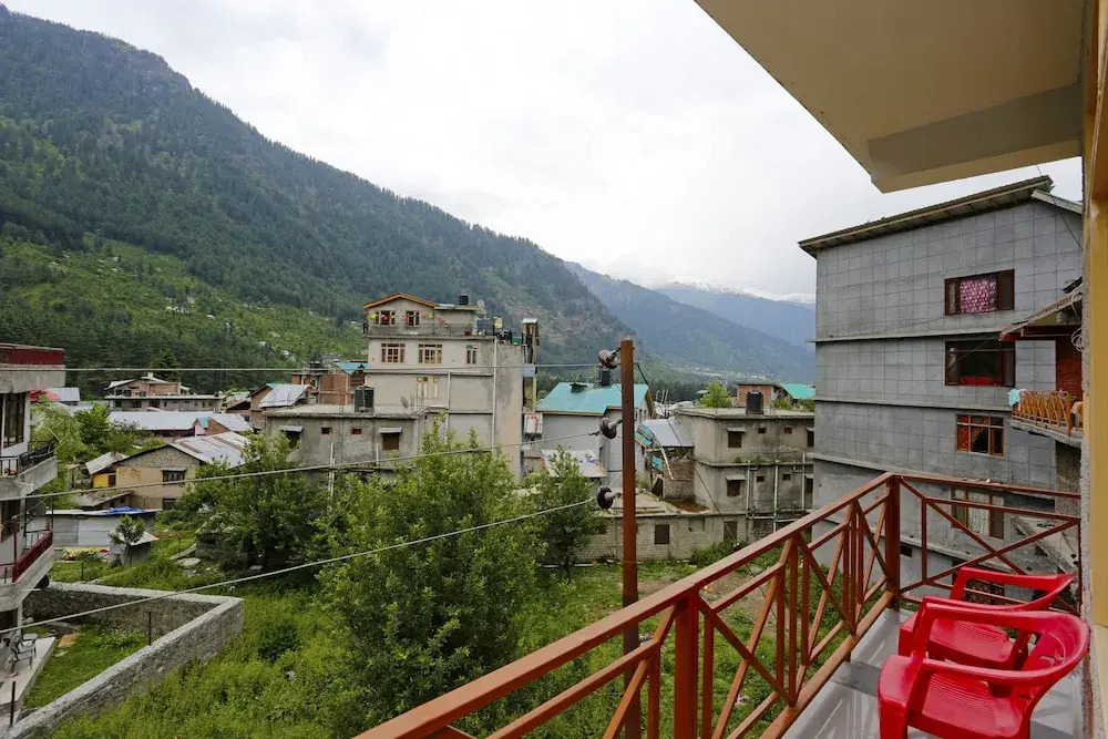 OYO 5698 The Destination Manali