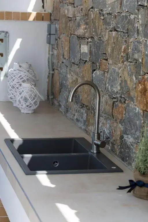Nikiforos Villa, Private Pool & BBQ, SeaViews, By ThinkVilla