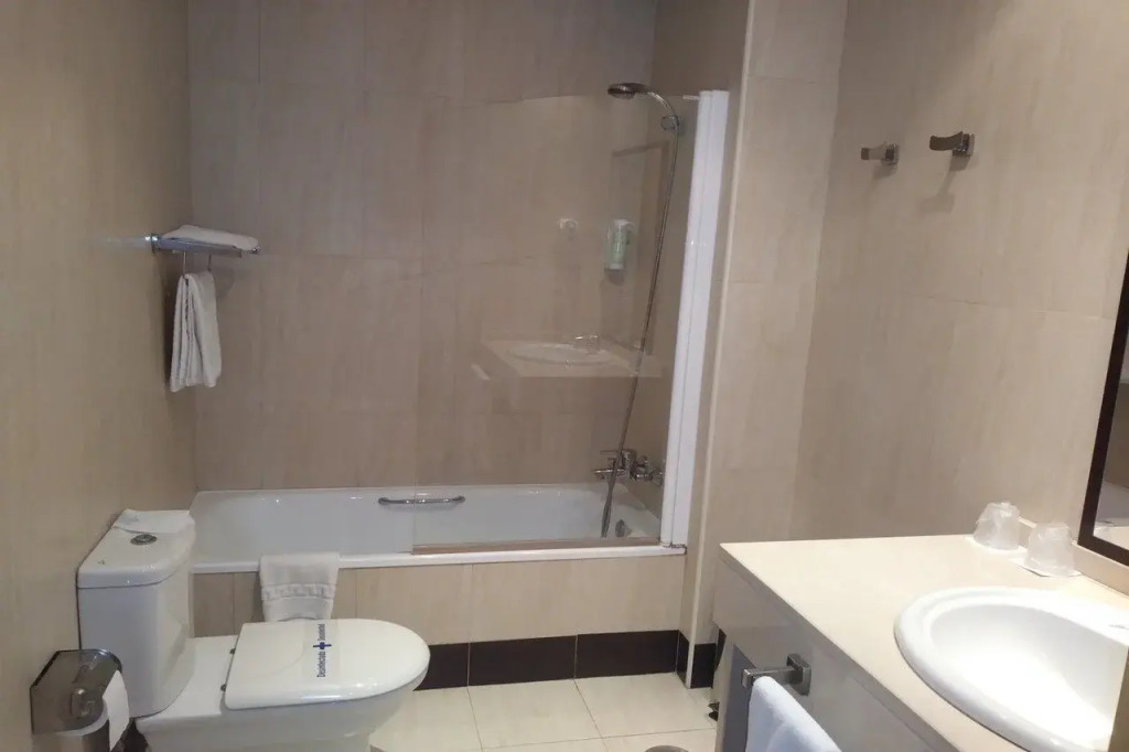 Hotel Isur Llerena