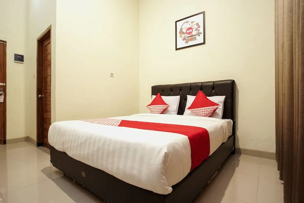 Eirini Family Homestay by OYO Rooms