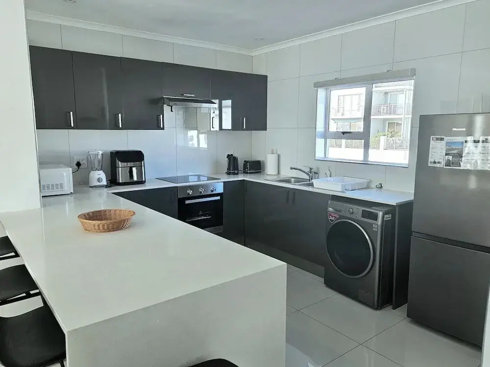 Dolphin Ridge Seaside Apartment