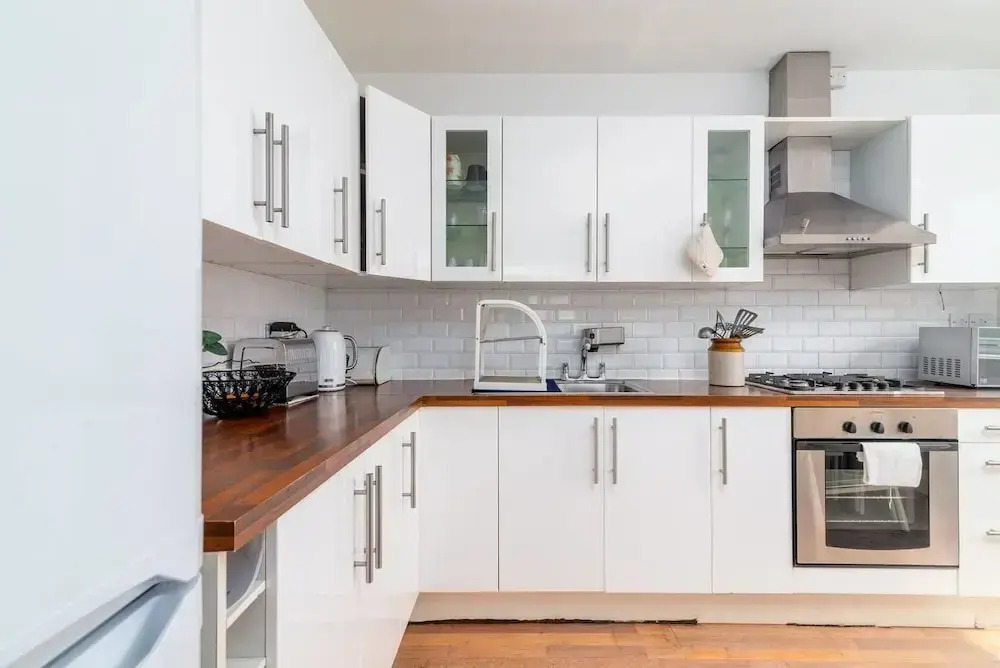 Amazing 2 Bedroom Flat in East London, Fits 5