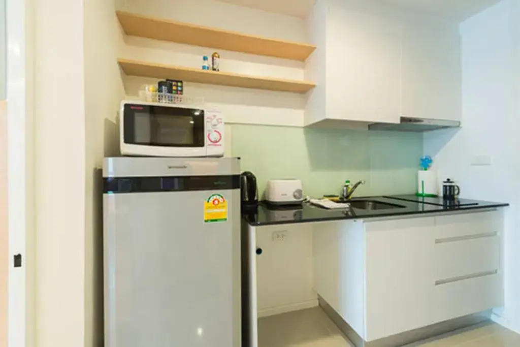 Cozy Studio Walk to BTS Free Wi-Fi Great Location