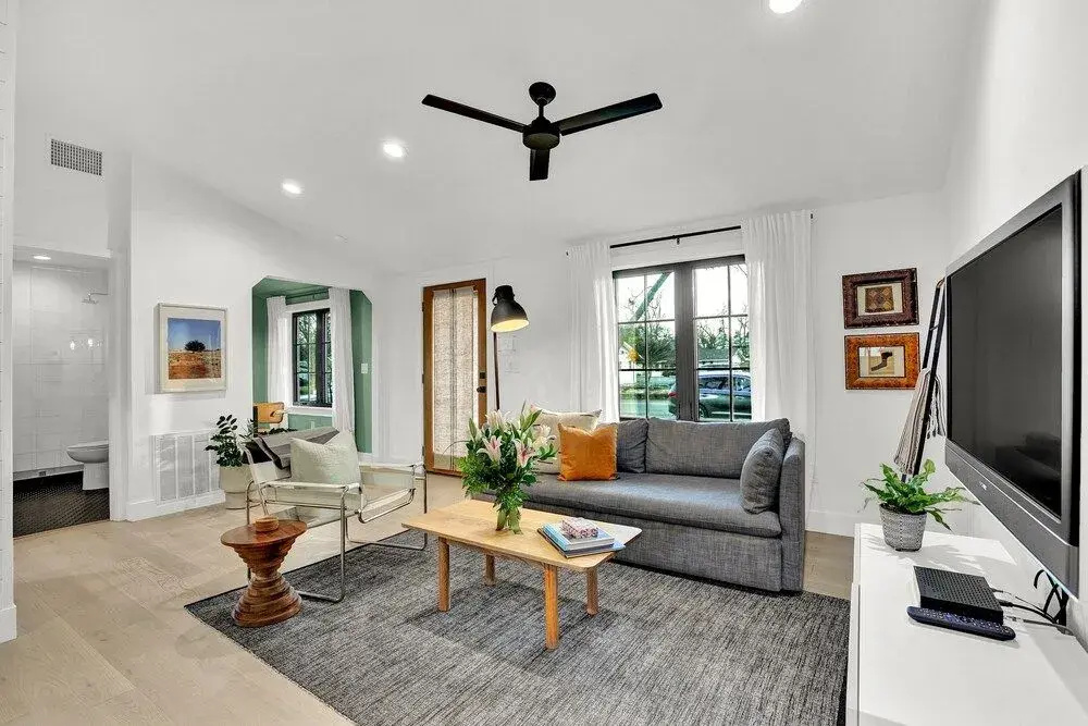 New! Gorgeous Modern Luxury Casita Near Main St!