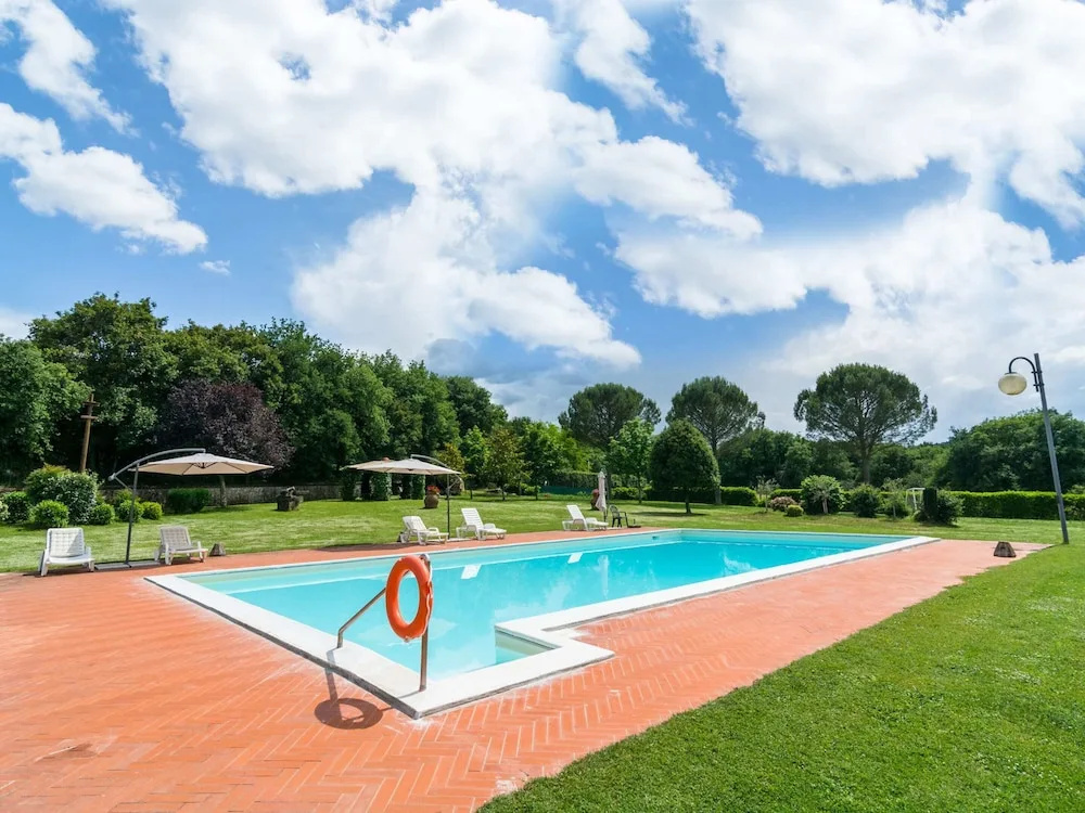 Farmhouse in Bucine with pool