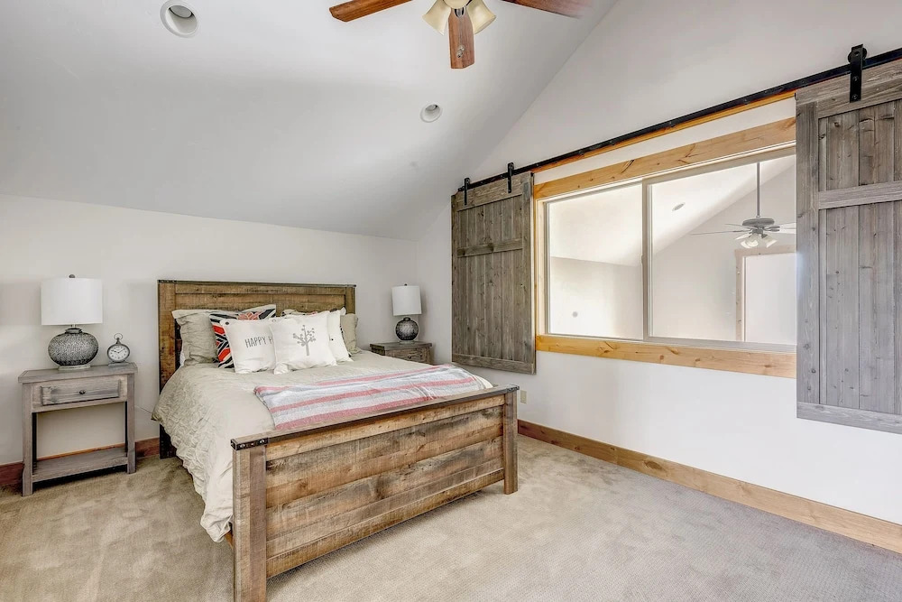 Mountain Willow At Grand Park 4 Bedroom Home by RedAwning