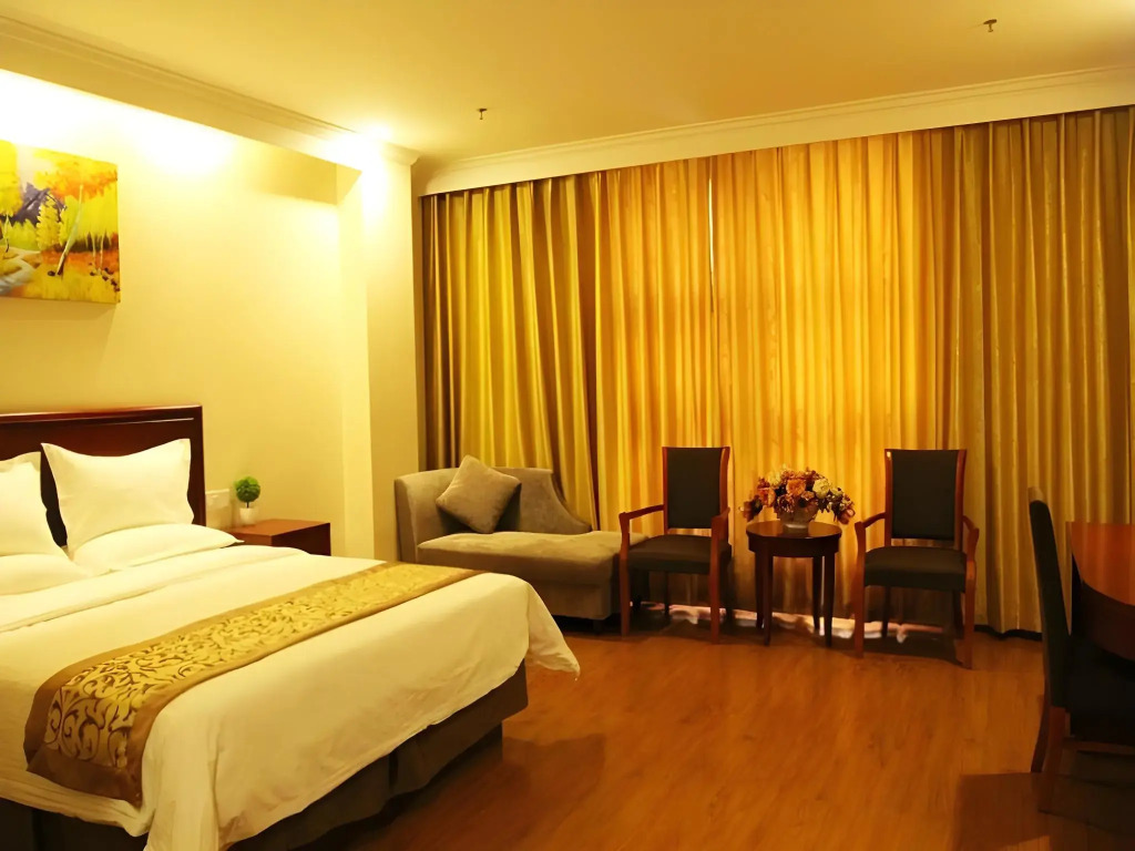 GreenTree Inn ZhangJiaKou XiaHuaYuan District XinChen Road Express Hotel