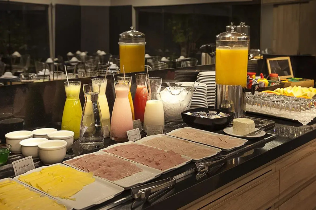 Momax Hotel
