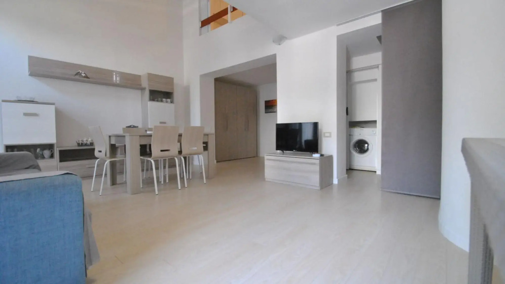 C.I.R. N. 049017LTN0011 - In vacation residence -30 mt from the sea, apartment on 2 levels, for 5 pe-FREZZINI La Perla