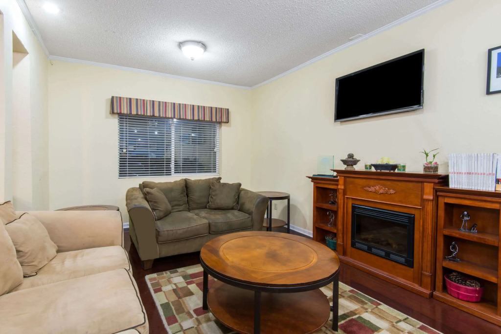 Days Inn by Wyndham Kansas City International Airport