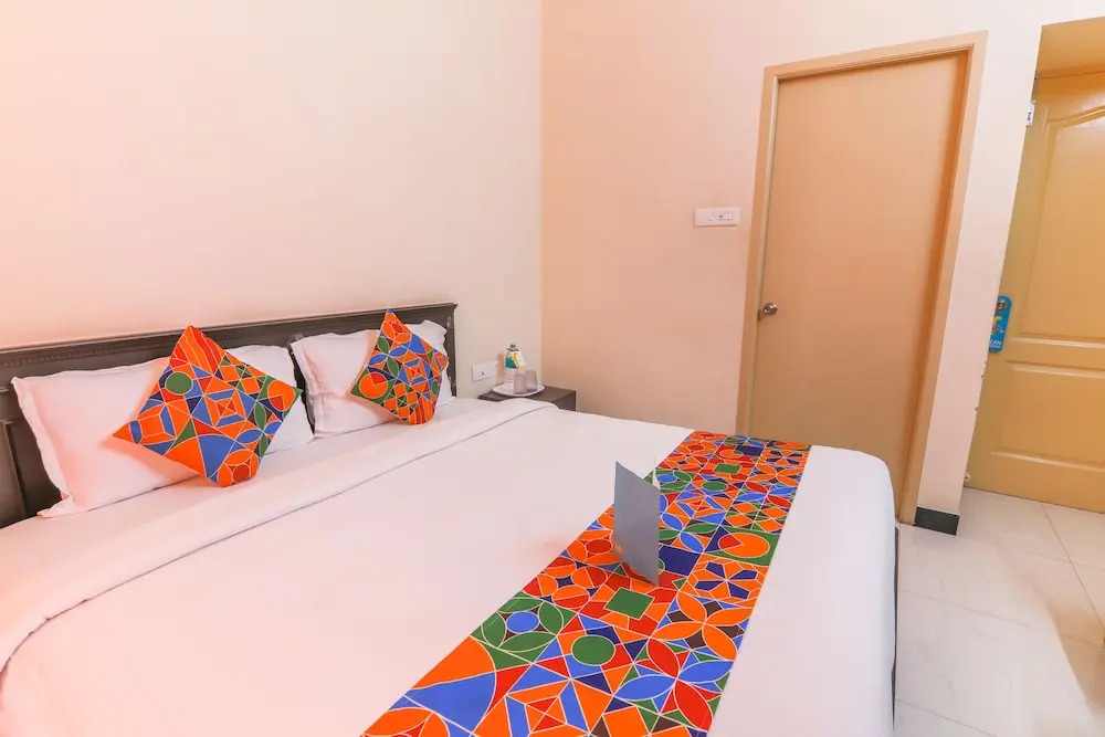 FabHotel Haku Residency