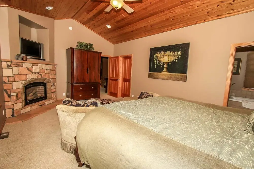 Snow Summit Chalet 1086 by RedAwning