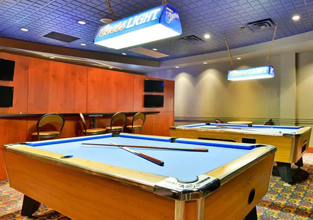 iHOTEL & Conference Centre Red Deer