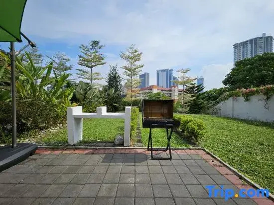 Bangsar Three Storey Luxury Landed House 19PAX